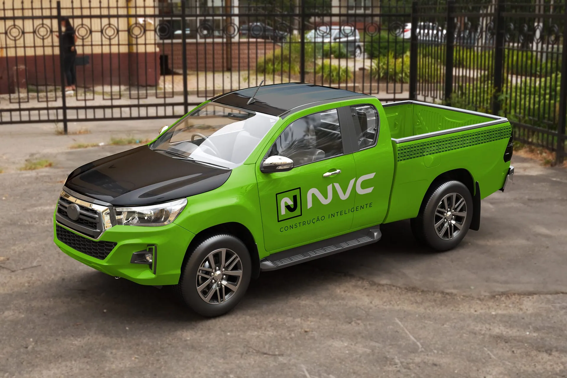 Aplicação da identidade NVC Tech em veículo utilitário da frota